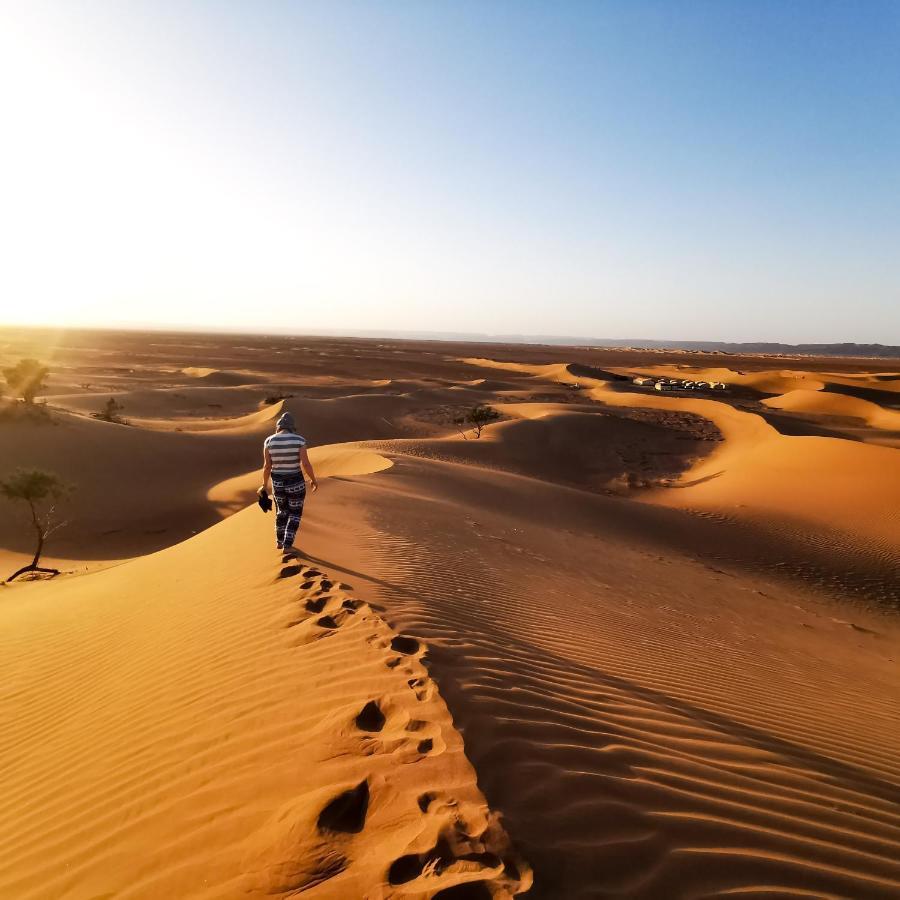 Отель Merzouga Traditional Tents With Heating Экстерьер фото