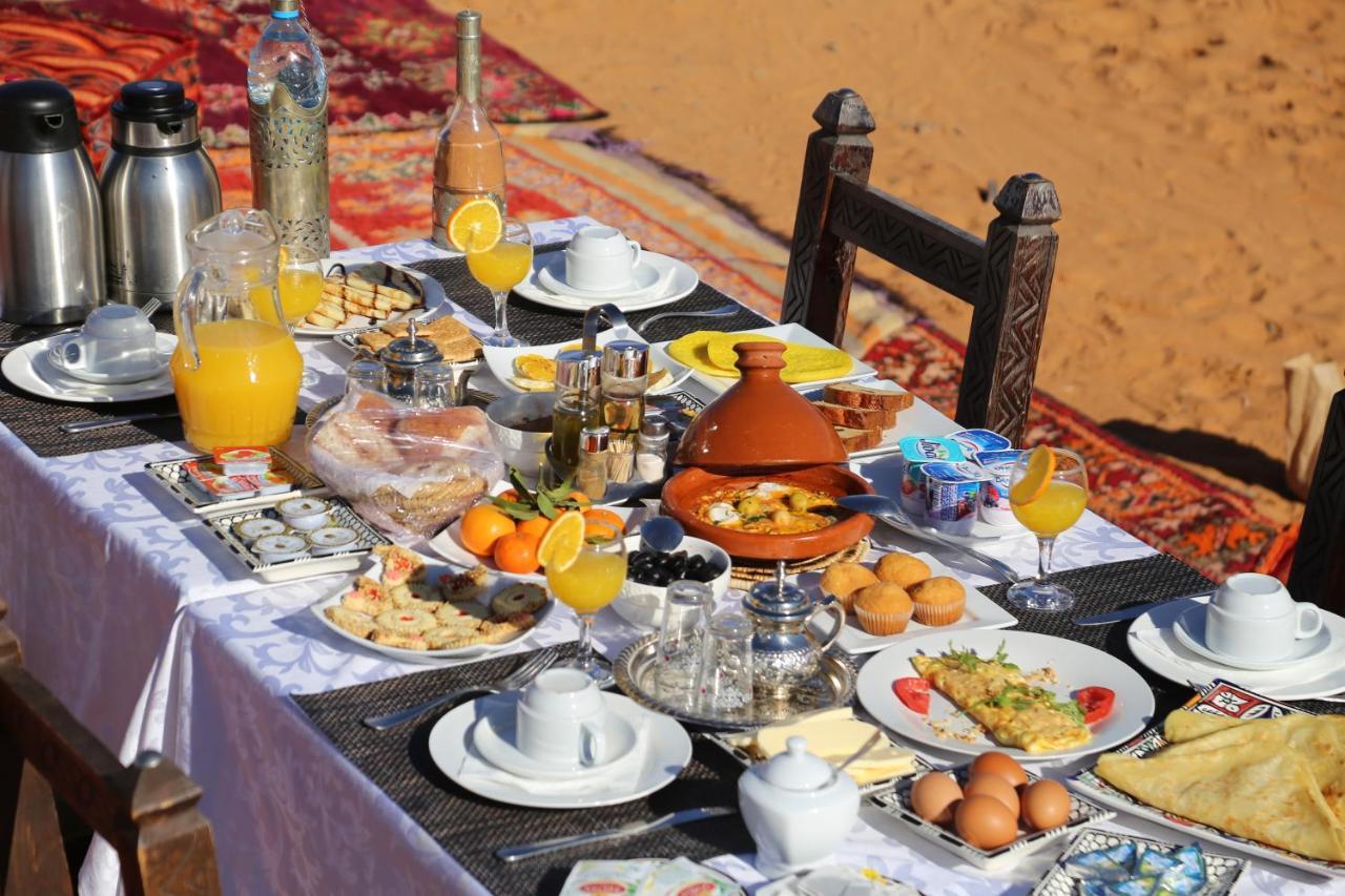 Отель Merzouga Traditional Tents With Heating Экстерьер фото