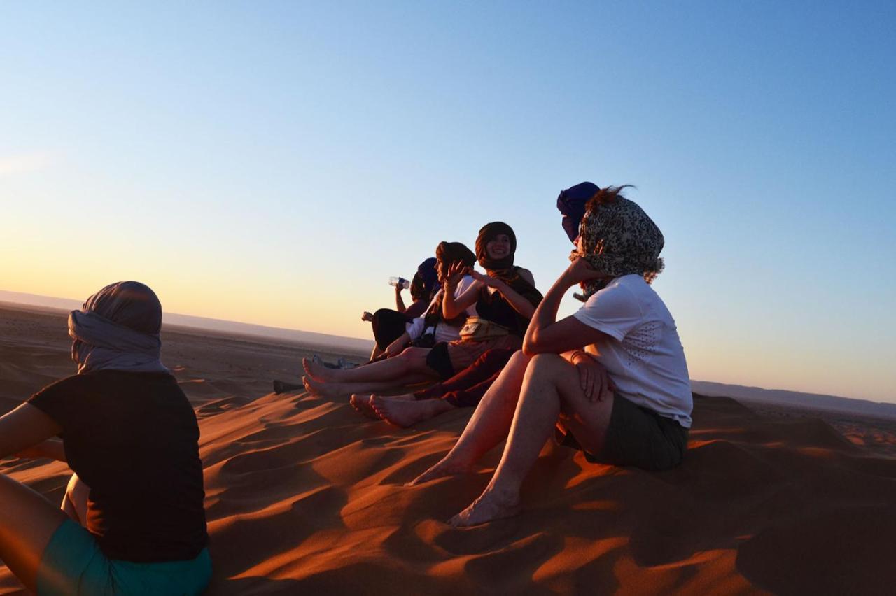 Отель Merzouga Traditional Tents With Heating Экстерьер фото