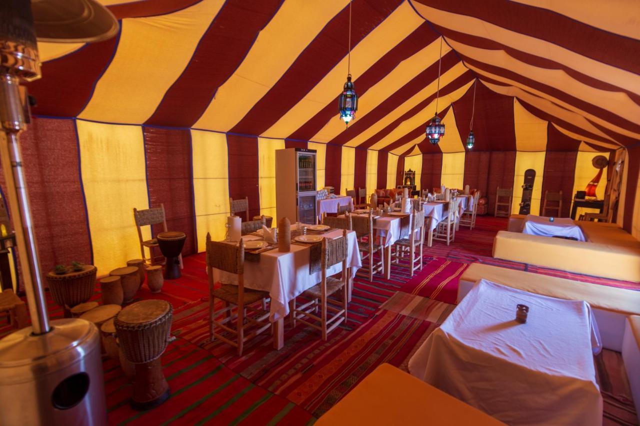 Отель Merzouga Traditional Tents With Heating Экстерьер фото