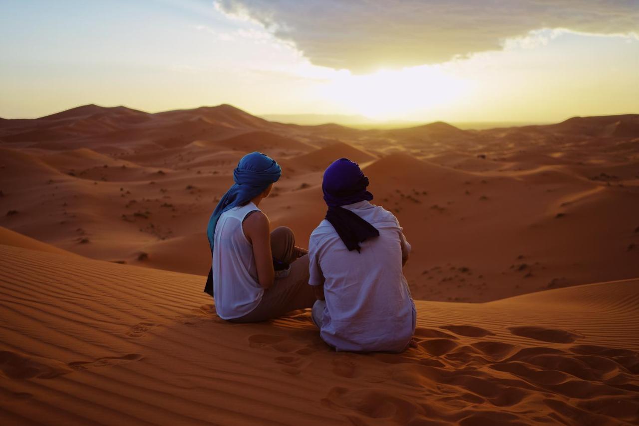 Отель Merzouga Traditional Tents With Heating Экстерьер фото